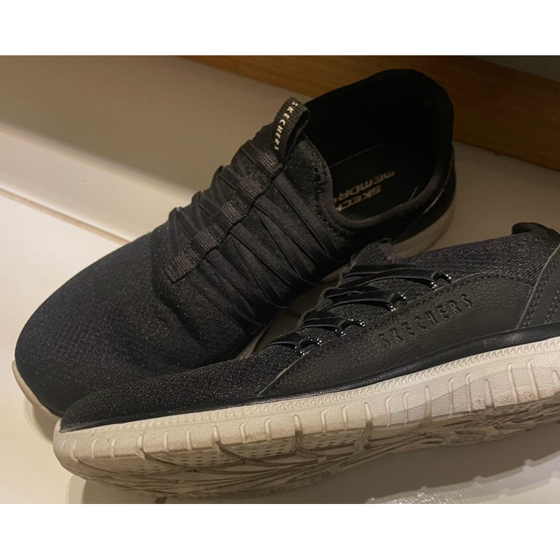 Sepatu Skechers Original (free jam tangan wanita)