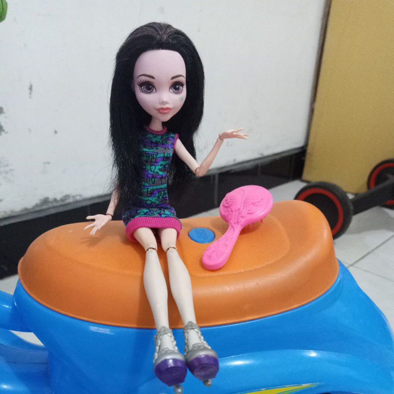 Barbie Monster High (MH)