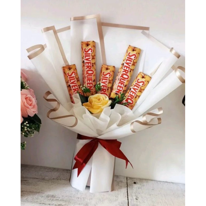 

Buket coklat silverqueen /buket snack / buket ultah