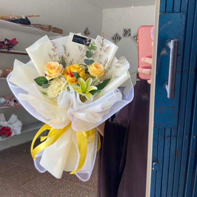 Bucket bunga Wisuda / Buket Bunga Artificial Jaring Korea FLower bouquet korean