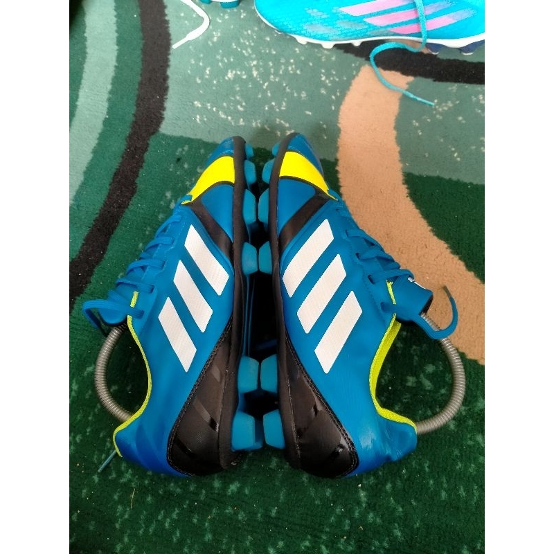 SEPATU BOLA ADIDAS NO 42 SECOND BEKAS ORIGINAL