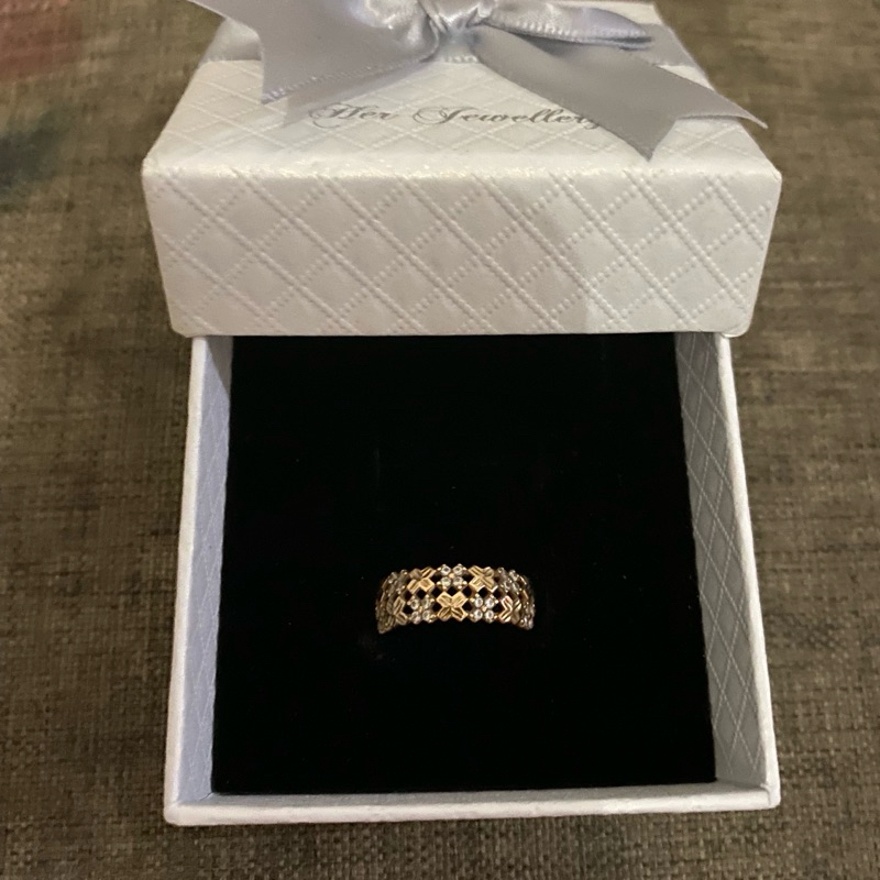 cincin emas sekitar 1.5 gram