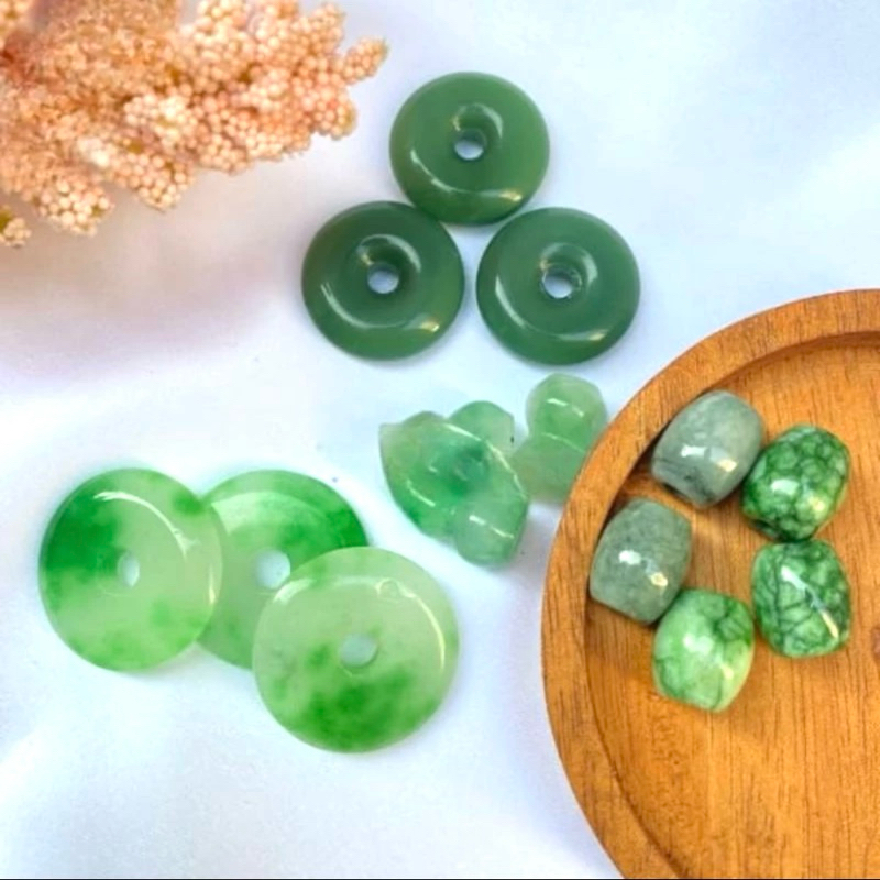 Liontin giok cina asli batu