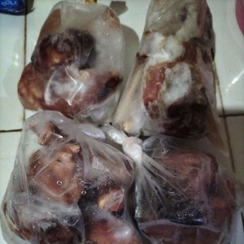 

Ceker dan Kepala Ayam Kampung Frozen