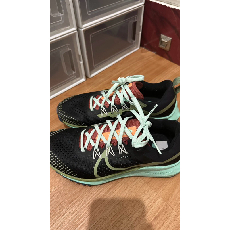 PRELOVED SEPATU LARI NIKE WMNS REACT PEGASUS TRAIL 4 BLACK