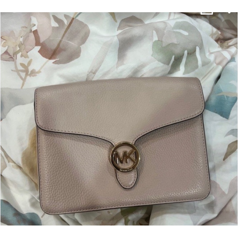 Michael kors sling bag