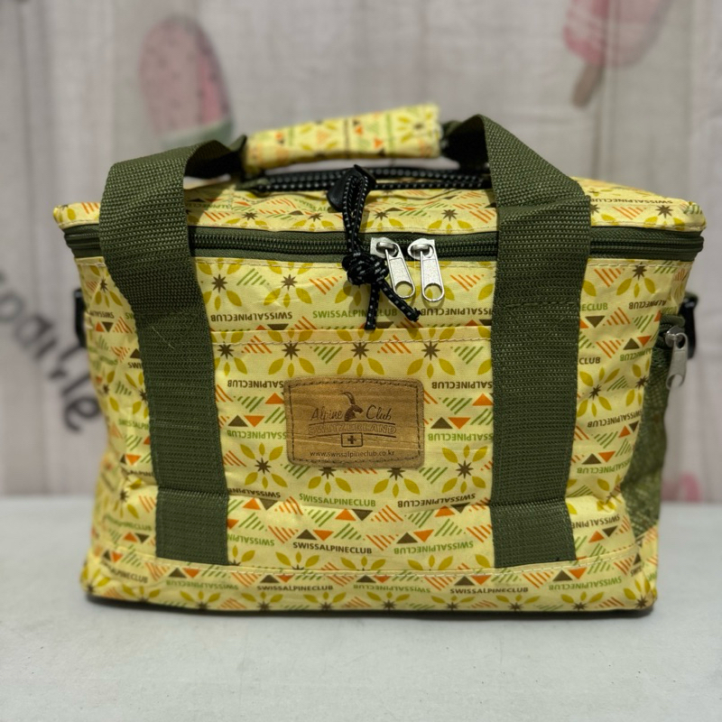 tas cooler bag swiss alpine club. tas cooler bag preloved