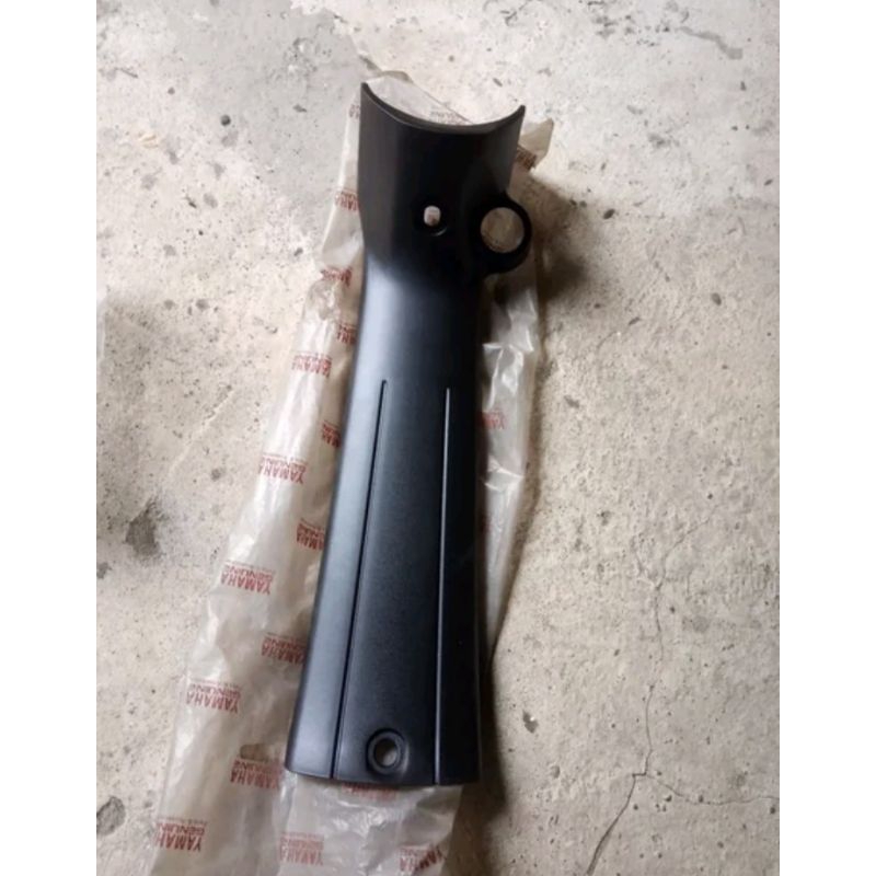 leksil dek tengah sayap body motor yamaha F1zr ori nos