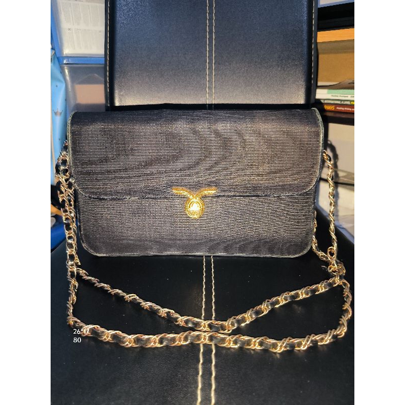 TAS SELEMPANG TAS BAHU GUY LAROCHE