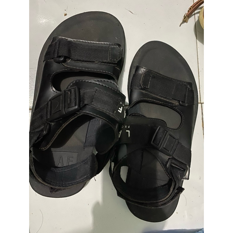 Sepatu Sandal LAF Project