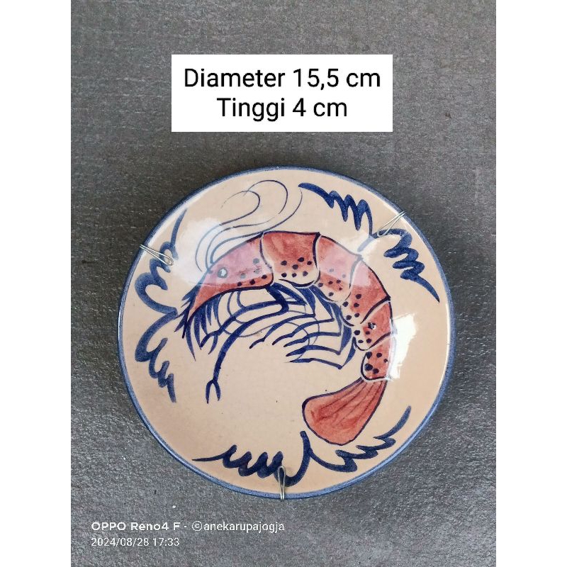 piring keramik lukis udang untuk dekorasi hiasan dinding