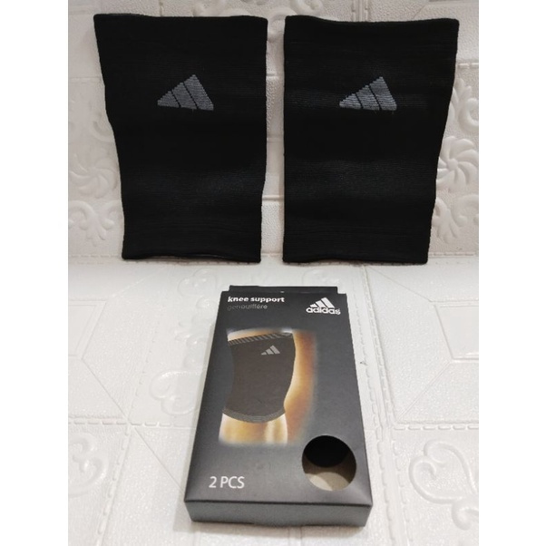 Knee Deker Pelindung Lutut ADIDAS Sepasang Futsal Bola Badminton Volly Cidera Nyeri