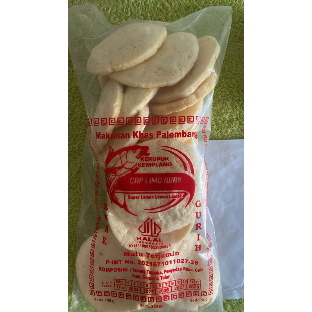 

kerupuk Peser Oleh Oleh Khas Palembang 250Gram (HALAL) Asli Ikan Tenggiri