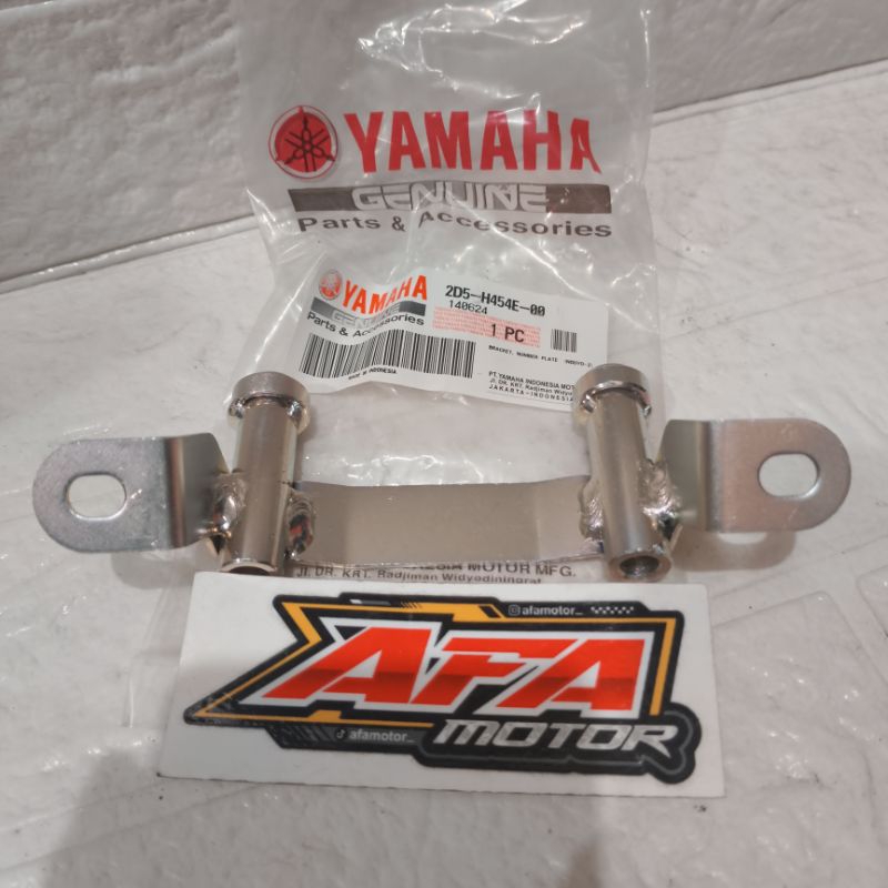BRACKET BREKET PLAT NOMOR DEPAN NOUVO Z YGP  2D5-H454E-00 ORIGINAL YAMAHA 100%