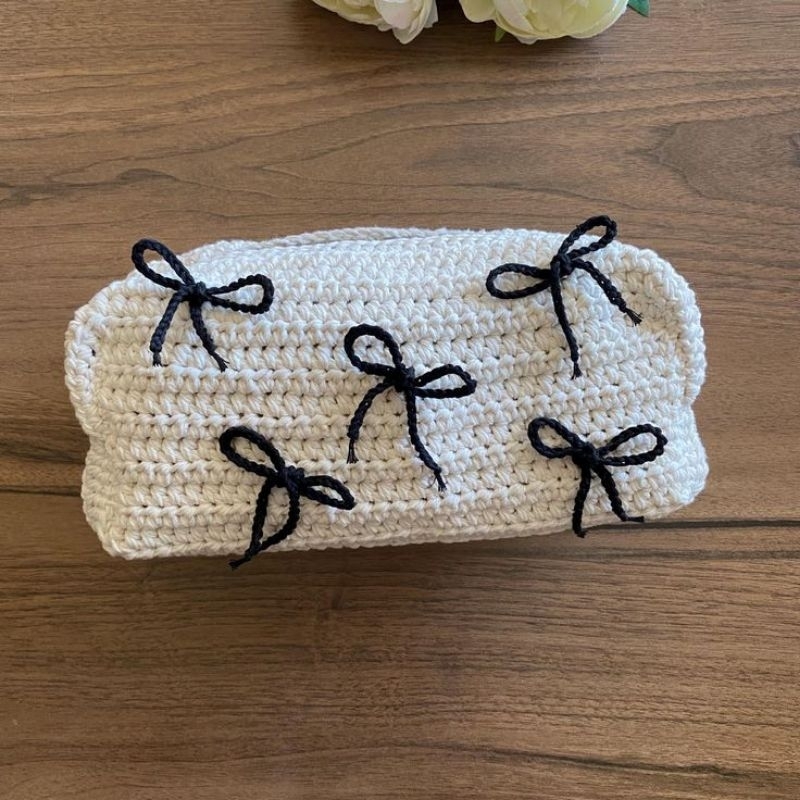 

Pencil Case Crochet by syndeisy | Crochet Prettiest Pen Case