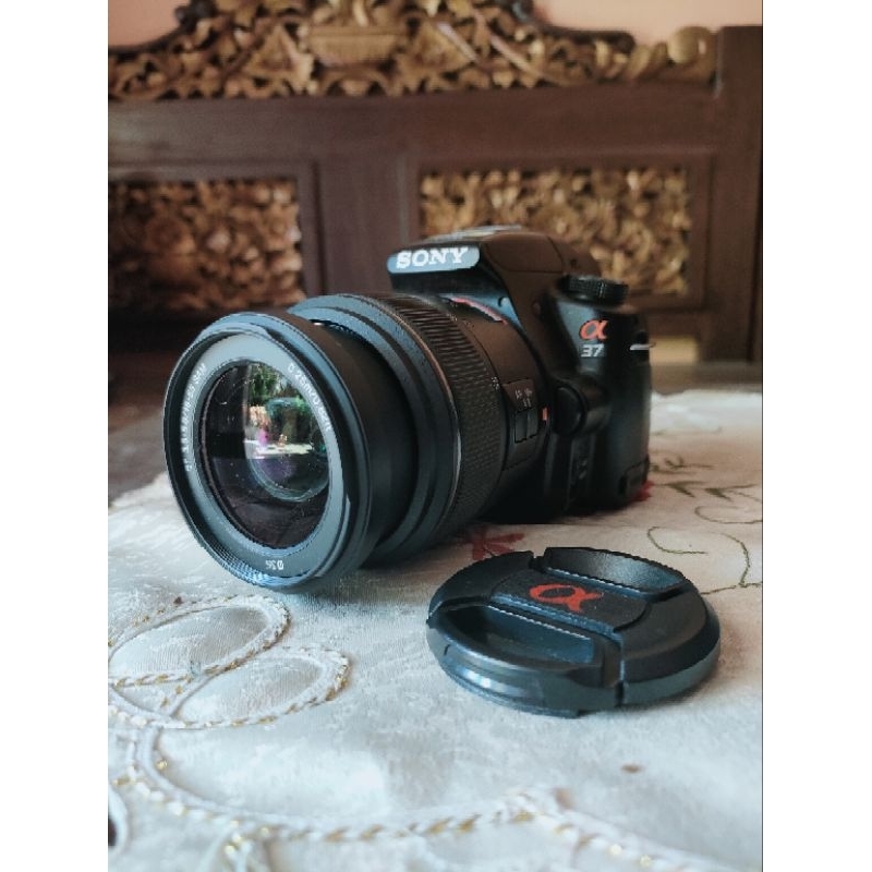 Sony Alpha A37 DSLR kamera Mulus Like new Fullset Lensa 18-55 mm dijual cepat