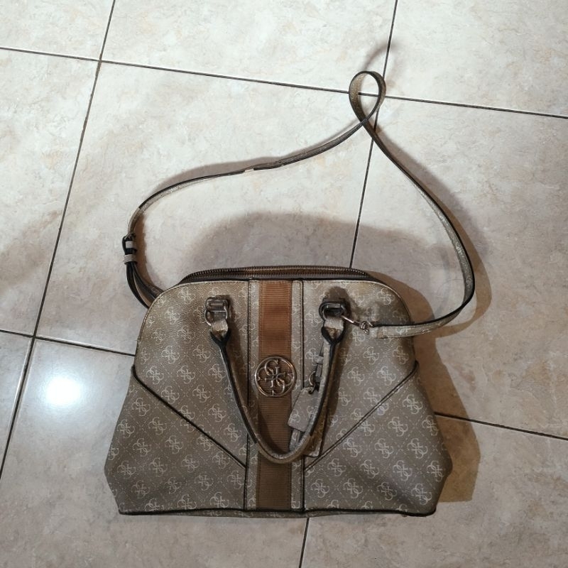 (PRELOVED) SLING BAG/TAS GUESS ORIGINAL GREY