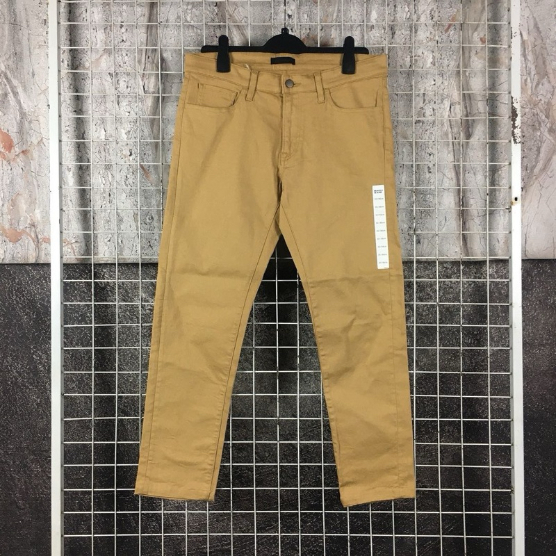 Celana Panjang Pria Chino Slimfit Branded Original Uniqlo Soft Jeans BNWT Size 33 . SDA 05683 Second