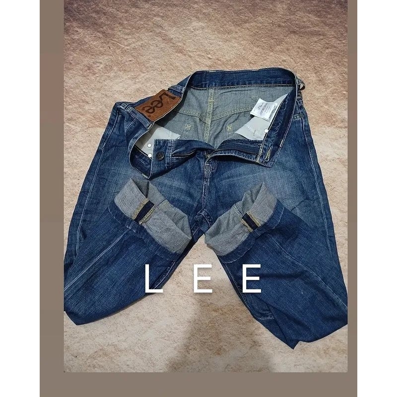jeans LEE  bahan soft denim model slim stright keren bekas/second/preloved