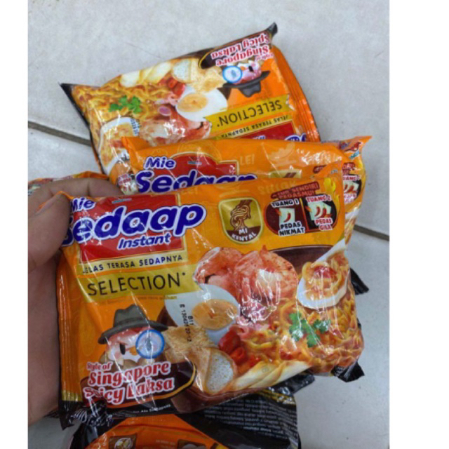 

SEDAAAP MIE SINGAPORE LAKSA