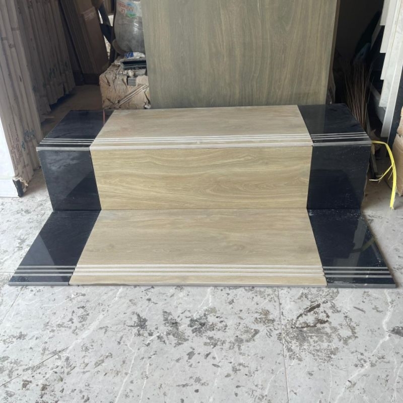 Granit tangga 30x80 20x80 motif kayu combinasi