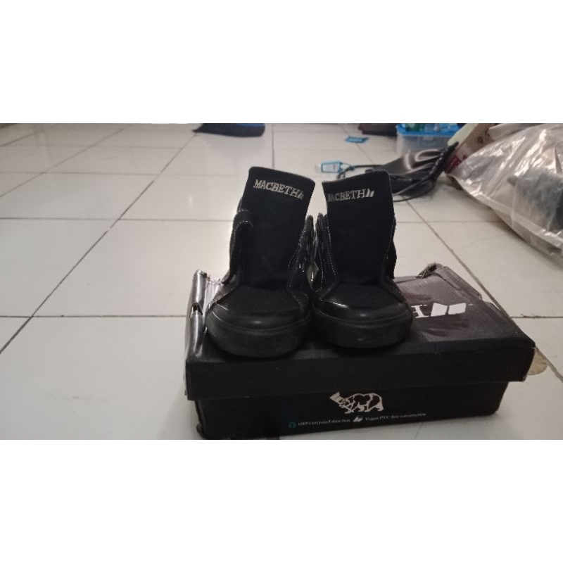 sepatu macbeth