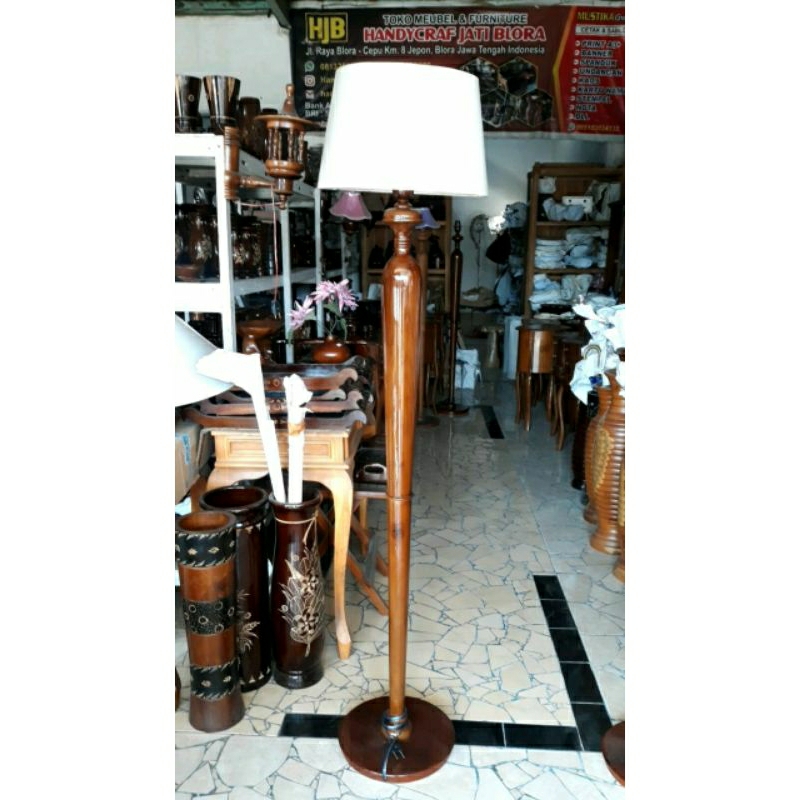 Techtopia01 Lampu Standing Lampu Sudut Lampu Hias Dari Kayu Jati