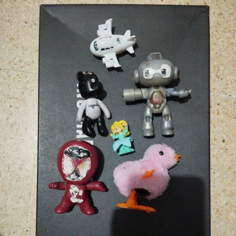 take all mainan mcd campur-campur