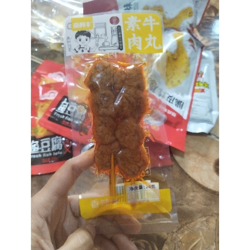 

latiao stik sate per 1 pcs halal (tgl di produk tgl produksi)
