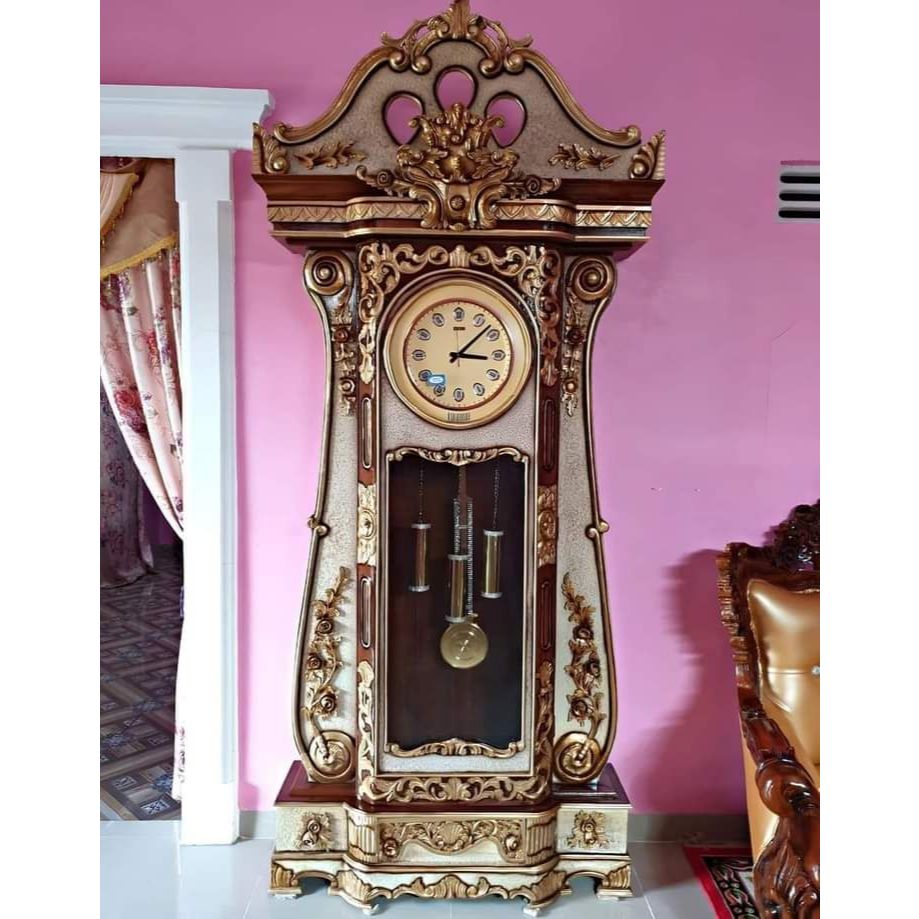Lemari Jam / Almari Jam Hias Ruang Tamu Ukir Jepara Warna Putih Kombinasi Gold Emas Bisa Custom Orde