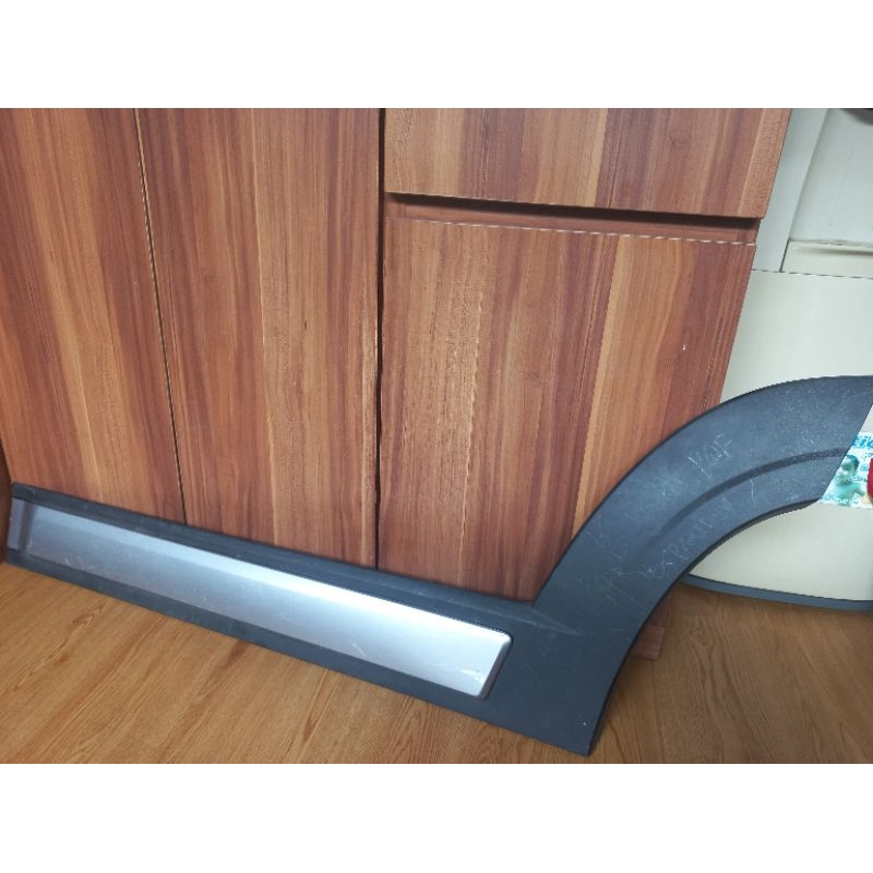 Mouding List Spoiler Pintu Belakang  Xpander cross 2022 original