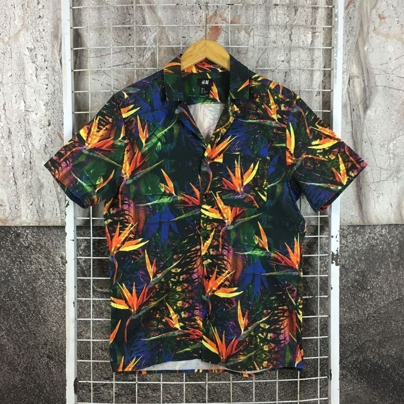Kemeja Lengan Pendek Hawai Open Collar Boxy Oversized Original H&M Size S . SDA 05765 Second Bekas P