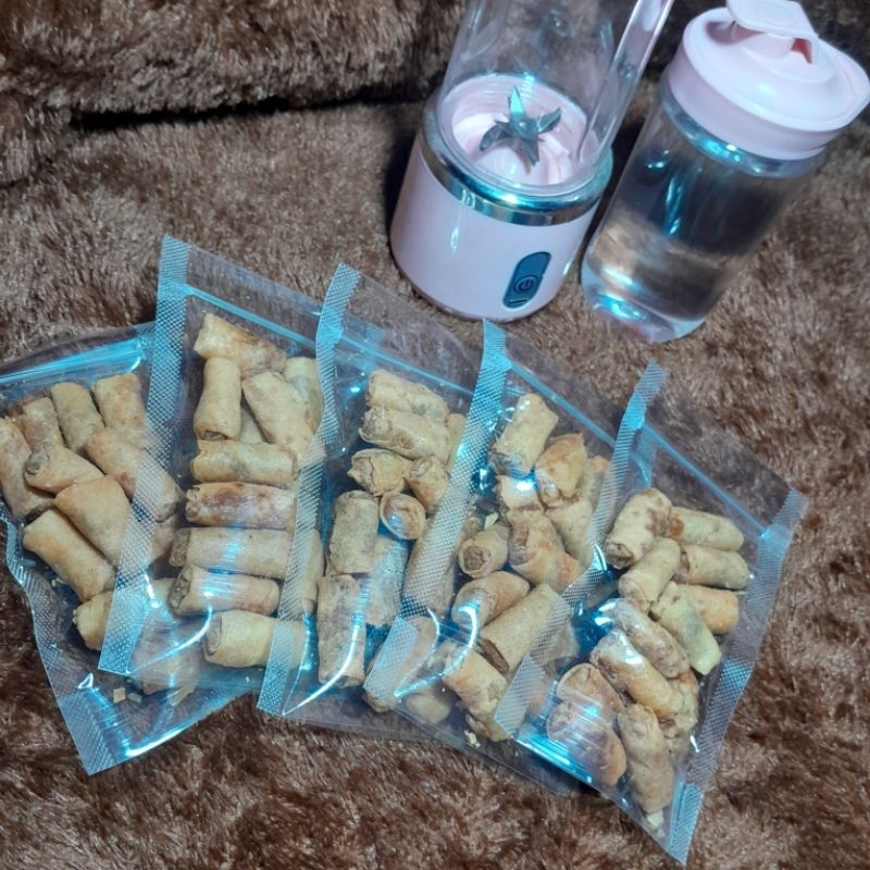 

Sumpia Udang snack pouch