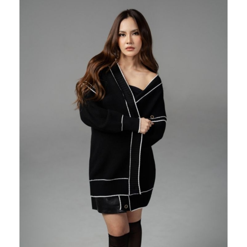 MAHALINI X THIS IS APRIL Atasan Outer Rajut Stage 03