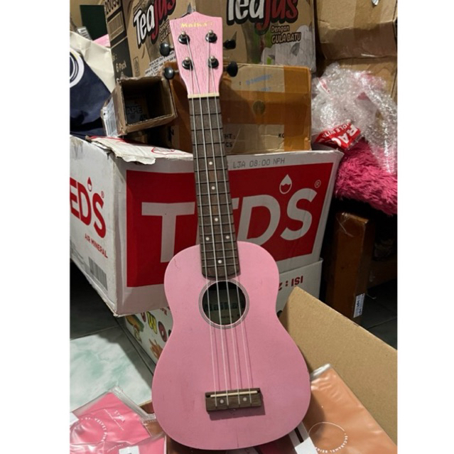 Ukulele Pink