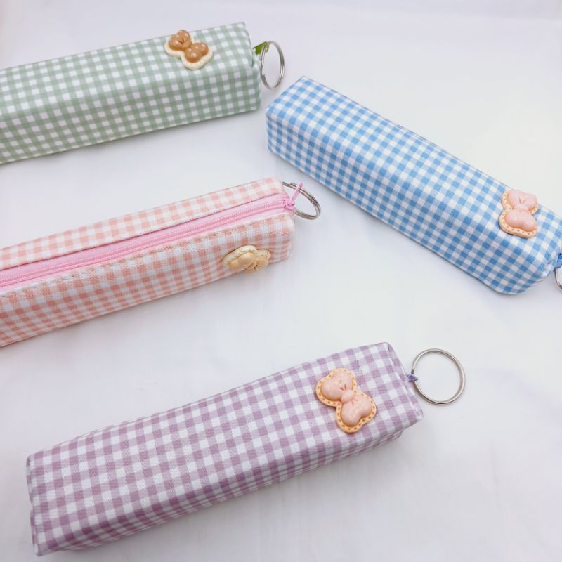 

Kotak Pensil Anak Motif Kotak Pita / Tempat Pensil Anak Motif Kotak Pita