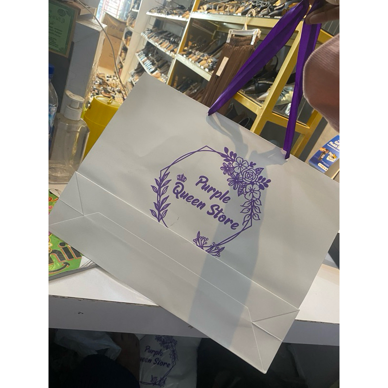 

Paperbag Purplequeen size p39 x l9 x t29cm