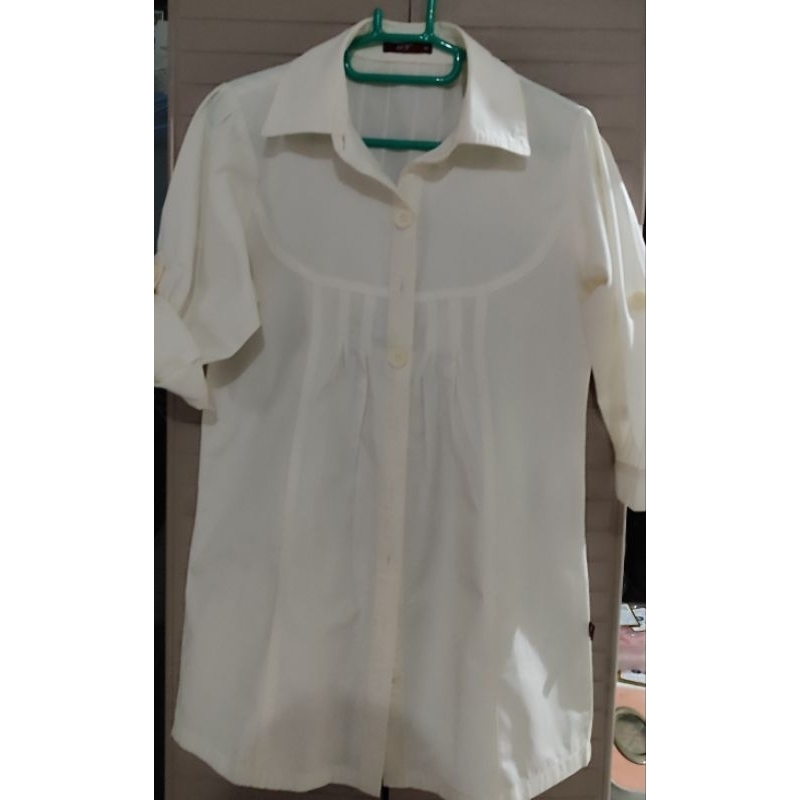 Preloved Kemeja Ako Broken White