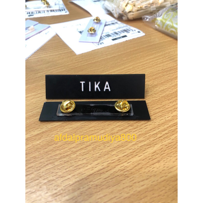 

papan nama dada hitam dof ~ paku