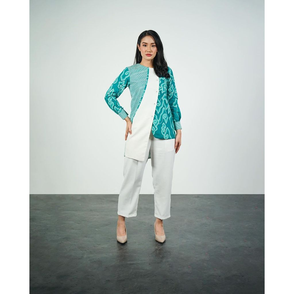 BATIK TRUSMI Atasan Batik Wanita Batik Tulis Blouse Panjang Mega Medung Tulis Premium Brielle MYD