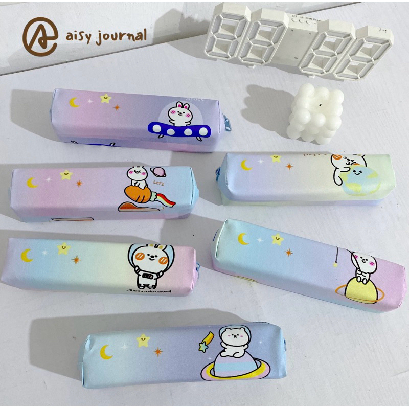 

[aisyjournal] Kotak pensil aesthetic kawaii lucu, tempat pensil motif untuk anak sekolah mini space rabbit
