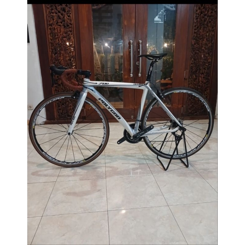 Polygon Helios 700