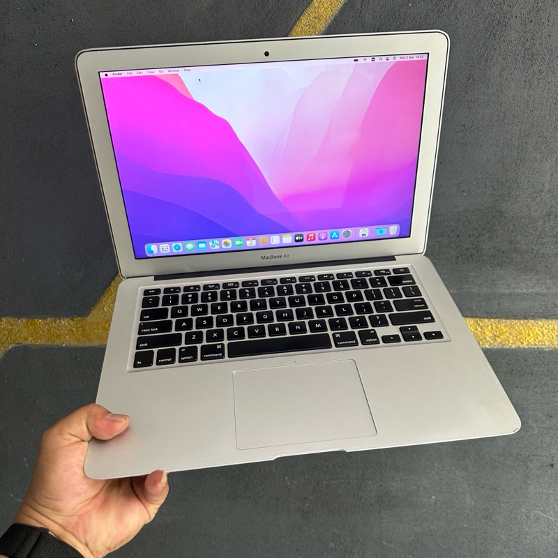 Macbook air 2015 13inch core i7 Ram 8 Ssd 512 Mulus Murah