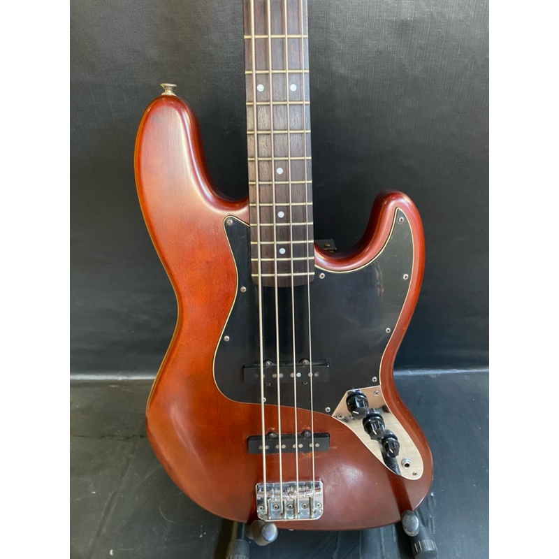 Squier jazz bass standart series