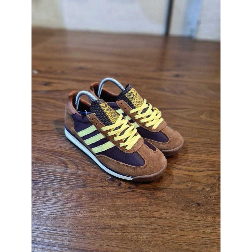 Sepatu Adidas SL 72