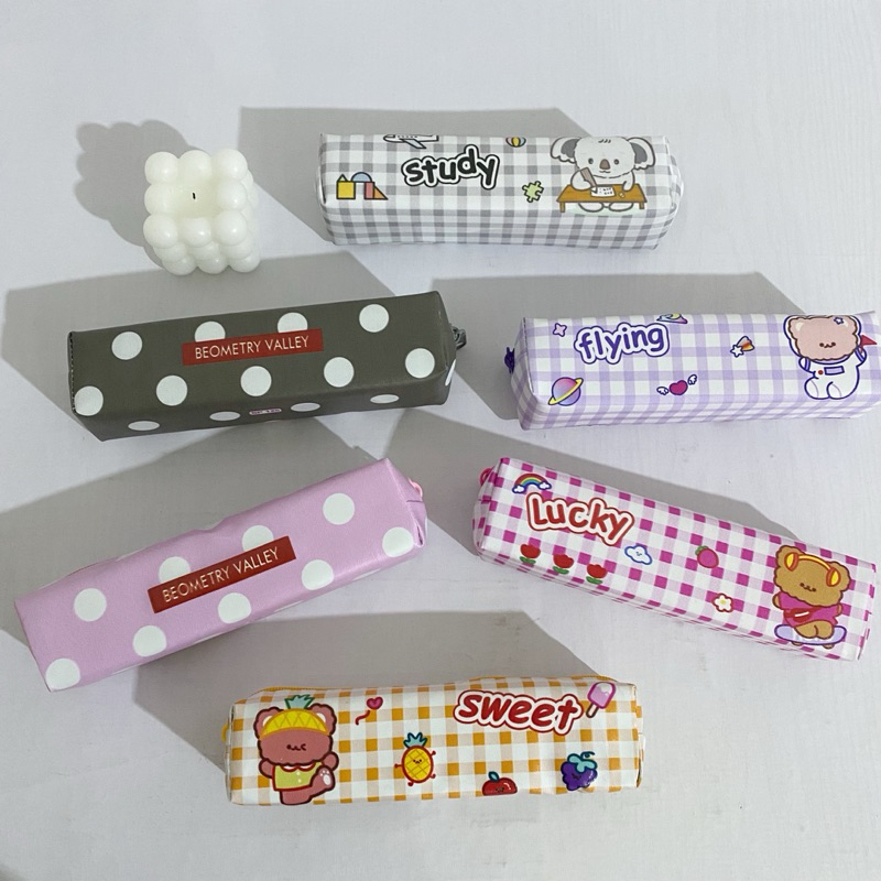 

[aisyjournal] Kotak pensil aesthetic kawaii lucu, tempat pensil motif untuk anak sekolah mini space bear