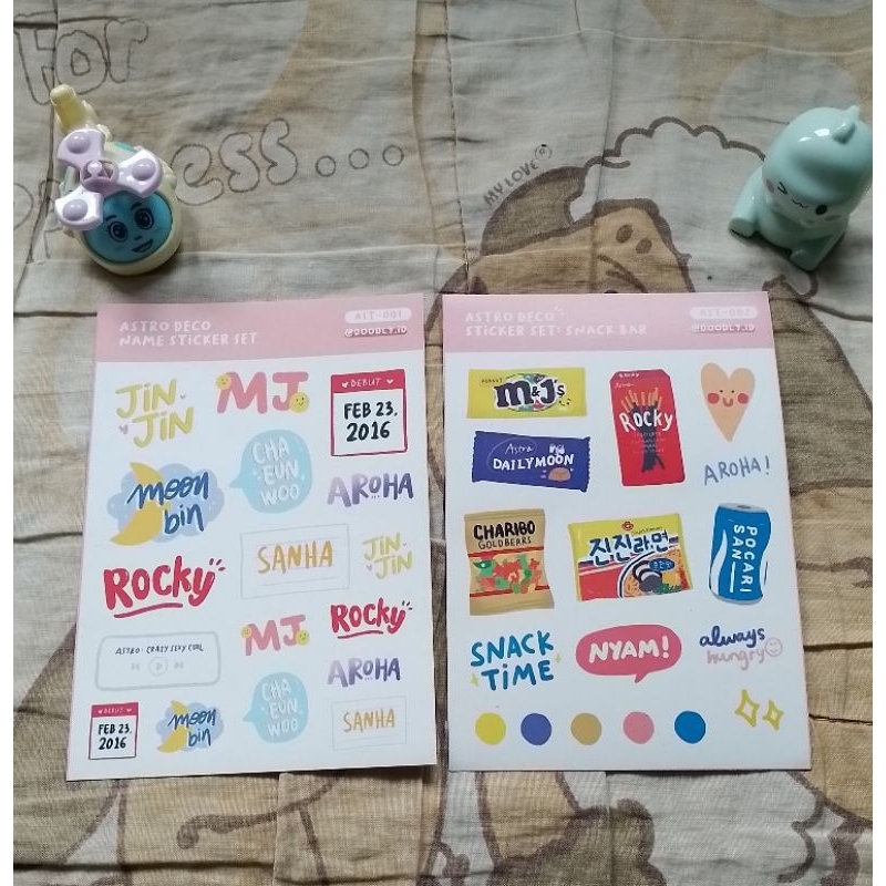 

Sticker Nama Astro dan Snack Bar Astro