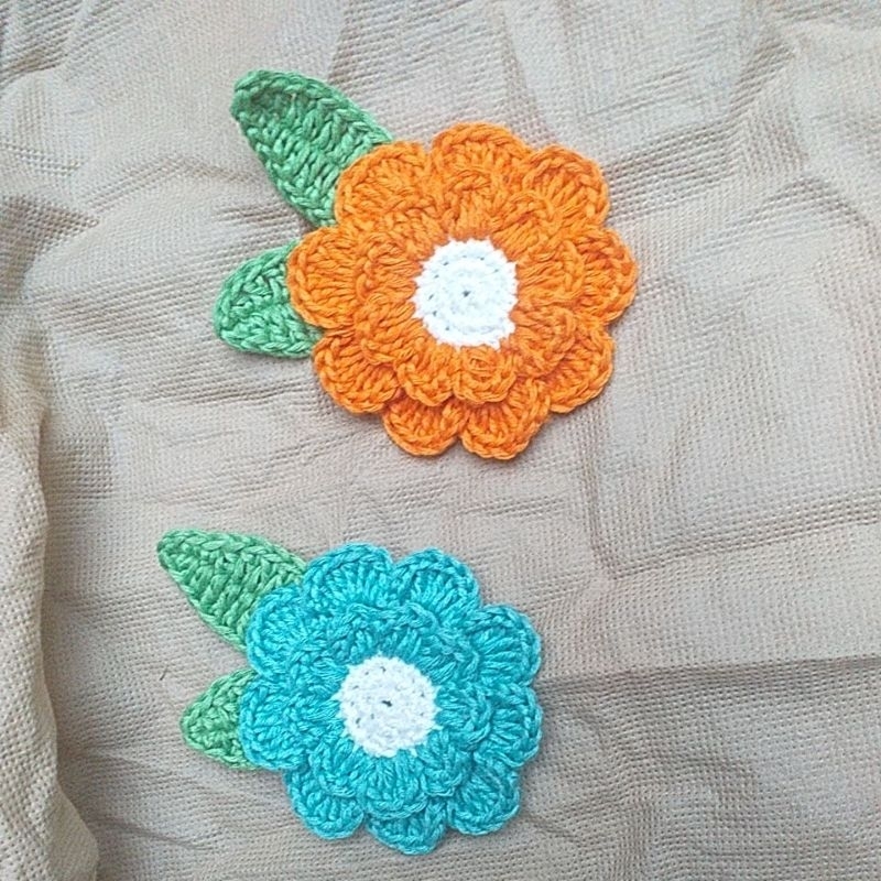 Bros rajut bunga / bros rajutan bunga / BROS RAJUTAN CANTIK