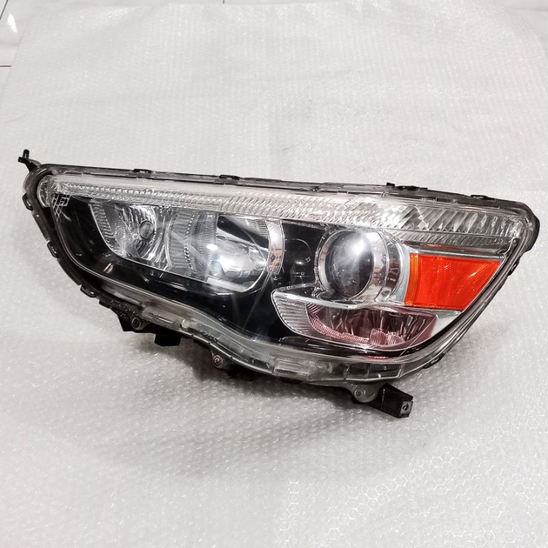Headlamp Mitsubishi Outlander 2010 Kiri