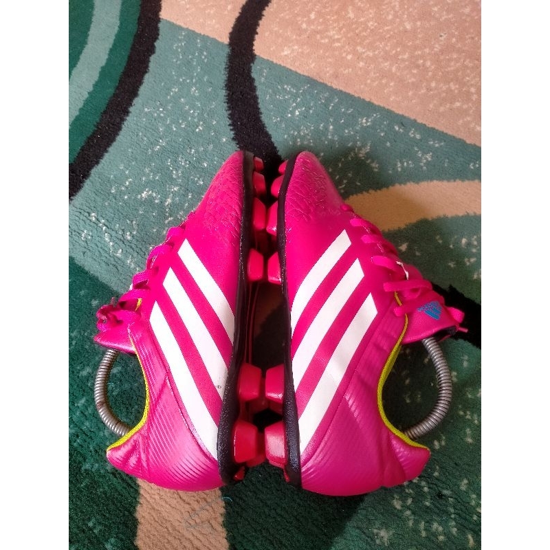 SEPATU BOLA ADIDAS NO 42 SECOND BEKAS ORIGINAL